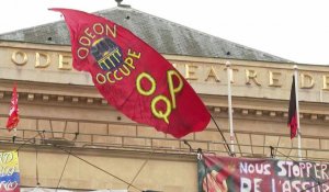 Les occupants du théâtre de l'Odéon veulent maintenir leur action malgré la réouverture