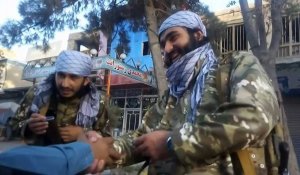 Afghanistan: des talibans patrouillent à Kunduz