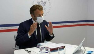 Macron : "La crise sanitaire n'est pas derrière nous"