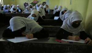 Afghanistan: des élèves afghanes "heureuses" de retourner à l'école