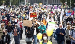 "Unteilbar" : une manifestation pour la solidarité à Berlin