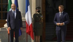 Le Premier ministre irlandais Micheál Martin accueille Emmanuel Macron à Dublin