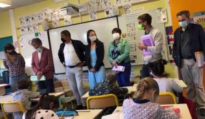 Annecy : le maire Francois Astorg en visite à l'école élémentaire des Teppes pour la rentrée  des classes