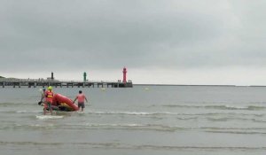 Les baigneurs sommés de revenir au sec à Boulogne, où la baignade est interdite ce mardi et ce mercredi