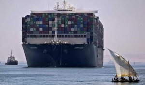 Le porte-conteneurs "Ever Given" de retour dans le Canal de Suez