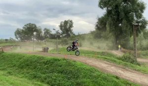 Motocross d’Isbergues : les pilotes font le show 