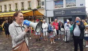 Prise de parole d'une opposante au pass sanitaire à Boulogne-sur-Mer