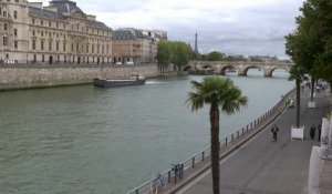 Sous le ciel gris de Paris, le tourisme fait toujours grise mine