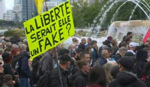 Covid: les manifestants contre le pass sanitaire quittent Neuilly
