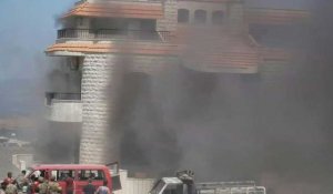 Des Libanais en colère mettent le feu au domicile du propriétaire d'un camion-citerne