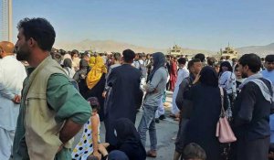 Afghanistan : des milliers d’Afghans à l'aéroport de Kaboul pour fuir le pays