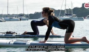 Du yoga sur un paddle sur la Rance