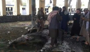 Afghanistan : images du site de l'attentat dans une mosquée de Kunduz