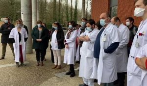 CHR de Lille -Minute de silence du personnel soignant à l’institut cœur et poumons de Lille