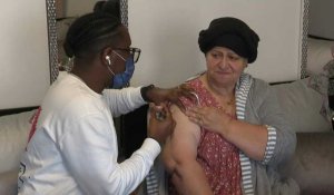 Covid: dans les cités de Marseille, la vaccination à l’épreuve de la précarité