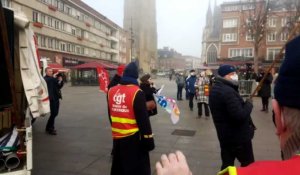 Dunkerque : la manif des profs réunit 200 personnes, place Jean-Bart