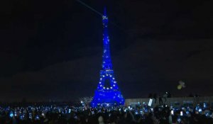 La Tour Eiffel scintille pour le Nouvel An