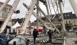 Saint-Omer : la grande roue de Noël grignotée de moitié, s’efface peu à peu du paysage