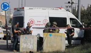 Les forces israéliennes se rassemblent sur le site d'une attaque à l'arme blanche en Cisjordanie