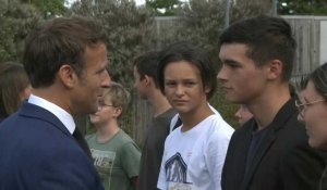 Macron à la rencontre des élèves d'un lycée professionnel des Sables-d'Olonnes