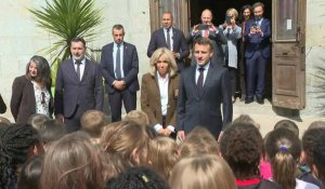 Journées du Patrimoine: Emmanuel et Brigitte Macron accueillis par une chorale d'enfants à Guéret