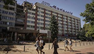 Kyiv annonce avoir lancé son offensive majeure sur Kherson, Moscou assure que c'est un échec