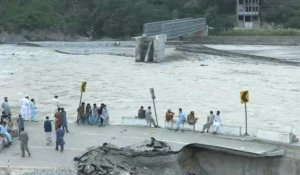 Pakistan: la rivière Swat hors de son lit, des infrastructures détruites