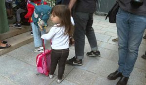 A Paris, des enfants font leur rentrée scolaire