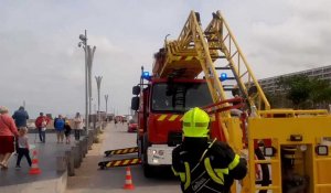 Calais : un exercice des pompiers au fond du skate park de la plage