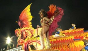 Images de la deuxième nuit du carnaval de Rio