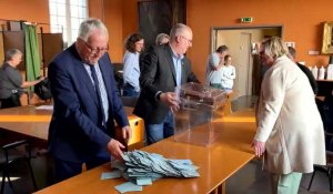 Saint-Omer : le dépouillement au bureau numero 1 pour le 2e tour de l'élection présidentielle le 24 avril 2022.