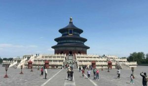 Virus: peu de touristes au Temple du ciel, Pékin durcit les restrictions