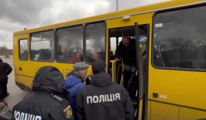 Ukraine: trois bus d'évacués de Marioupol arrivent à Zaporijjia