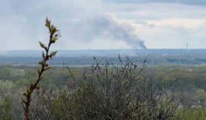 Des volutes de fumée au-dessus de la ville de Roubijné, récemment prise par les forces russes