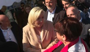 Présidentielle: Marine Le Pen s'offre un dernier bain de foule dans le Pas-de-Calais