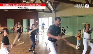 VIDÉO. Séance de capoeira avec les jeunes pratiquants à Château-Gontier-sur-Mayenne