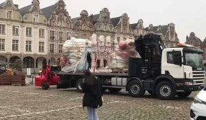 Le marché de Noël d’Arras commence à se monter sur la Grand-Place