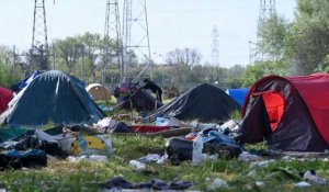 Évacuation d'un important camp de migrants dans le nord de la France