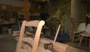 Vallée du Liger : L'un des derniers artisans chaisiers est à Neuville-Coppegueule