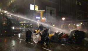 Pays-Bas: affrontements entre policiers et manifestants anti-mesures sanitaires