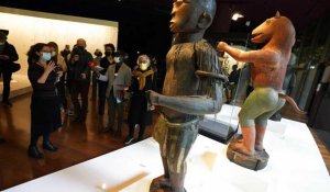 La France restitue 26 œuvres d'art au Bénin, un retour au pays attendu