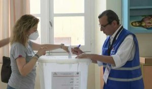 Les Libanais votent lors des premières élections depuis la crise (2)