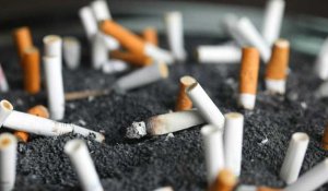 Le tabac, danger pour la santé, mais aussi "poison pour la planète"