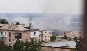 Ukraine: de la fumée s'élève au-dessus de Severodonetsk après un bombardement russe