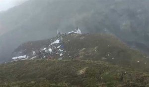 Accident d'avion au Népal: l'épave et les corps des 22 personnes à bord retrouvés