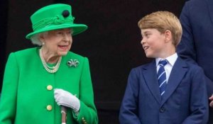 Jubilé : ce qu’Elisabeth II a vraiment dit au prince George au balcon de Buckingham Palace