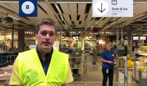 Le directeur du magasin Ikea Liège présente le nouveau service Scan & Go