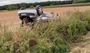 Colleret : une voiture finit sur le toit