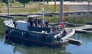 Opération de police sur un bateau à Charleville-Mézières