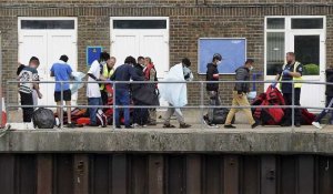 Royaume-Uni : près de 1 300 traversées illégales de la Manche en un jour, record depuis 2018